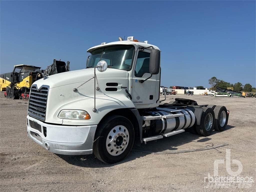 Mack CXU613 Conventional Trucks / Tractor Trucks