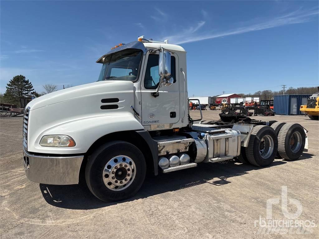 Mack CXU613 Conventional Trucks / Tractor Trucks