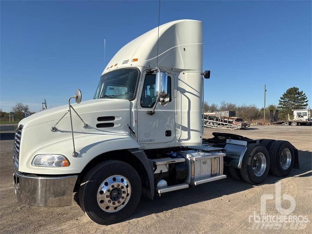 Mack CXU613 Conventional Trucks / Tractor Trucks