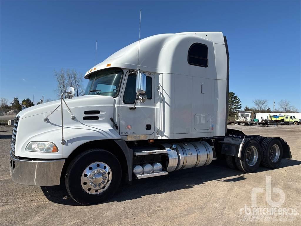 Mack CXU613 Conventional Trucks / Tractor Trucks