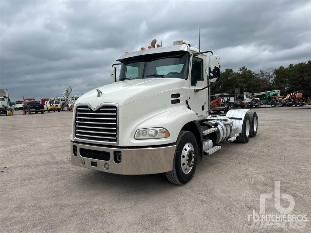 Mack CXU613 Conventional Trucks / Tractor Trucks