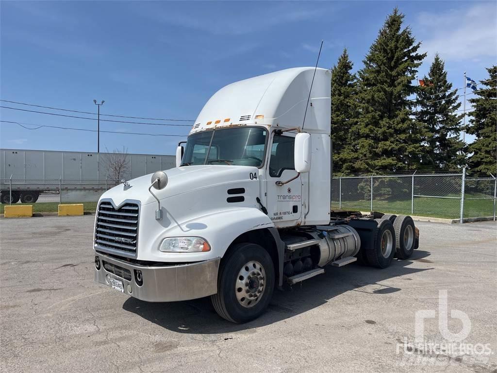 Mack CXU613 Conventional Trucks / Tractor Trucks