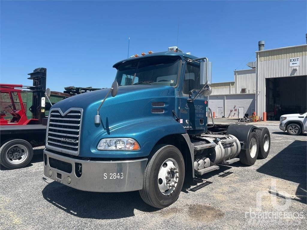 Mack CXU613 Conventional Trucks / Tractor Trucks