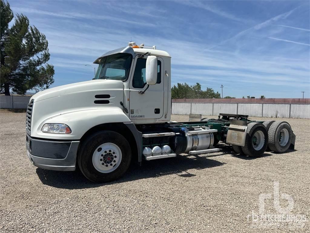 Mack CXU613 Conventional Trucks / Tractor Trucks