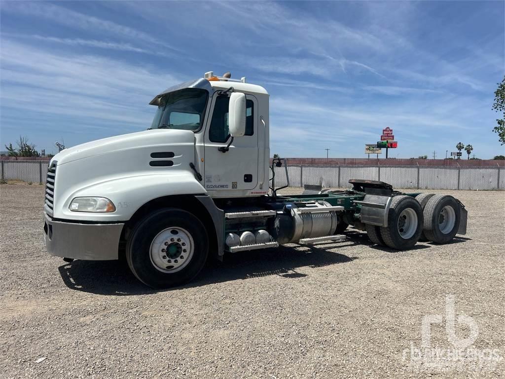 Mack CXU613 Conventional Trucks / Tractor Trucks