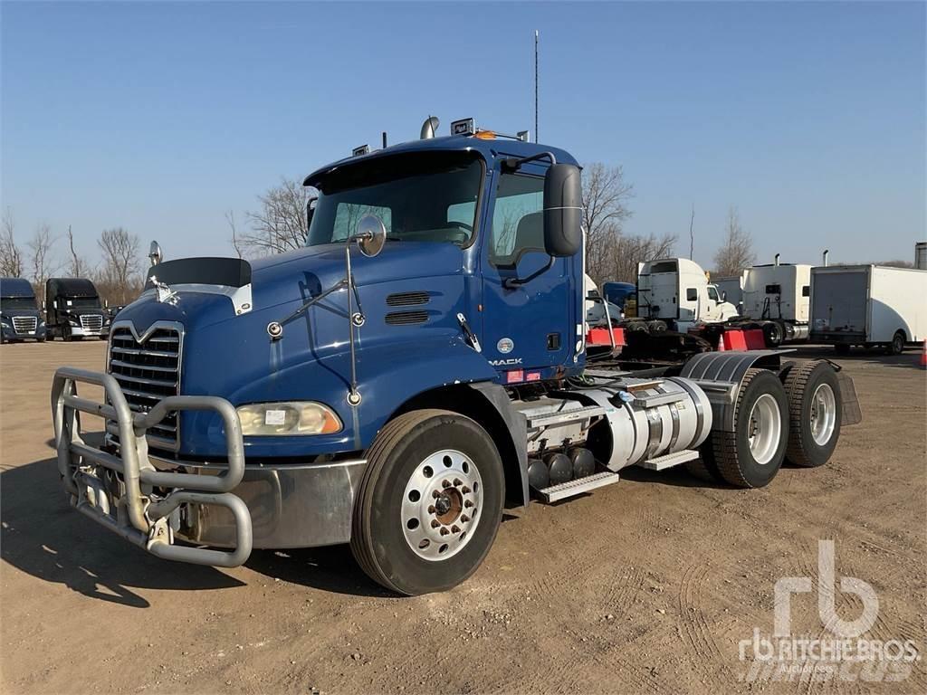 Mack CXU613 Conventional Trucks / Tractor Trucks