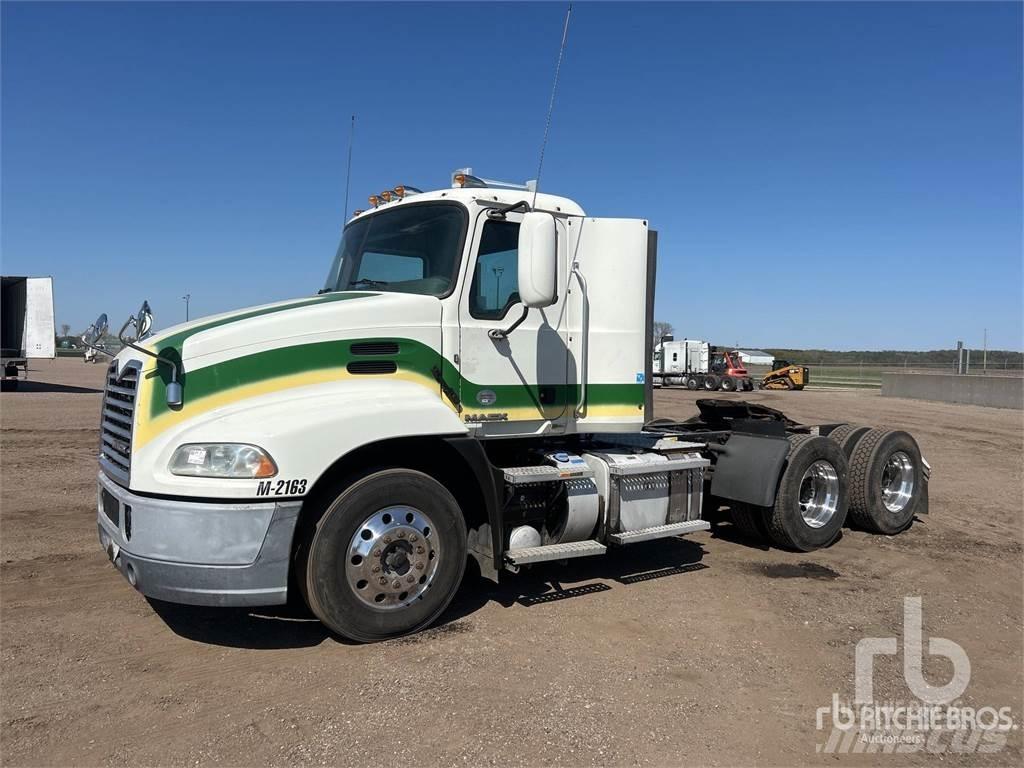 Mack CXU613 Conventional Trucks / Tractor Trucks