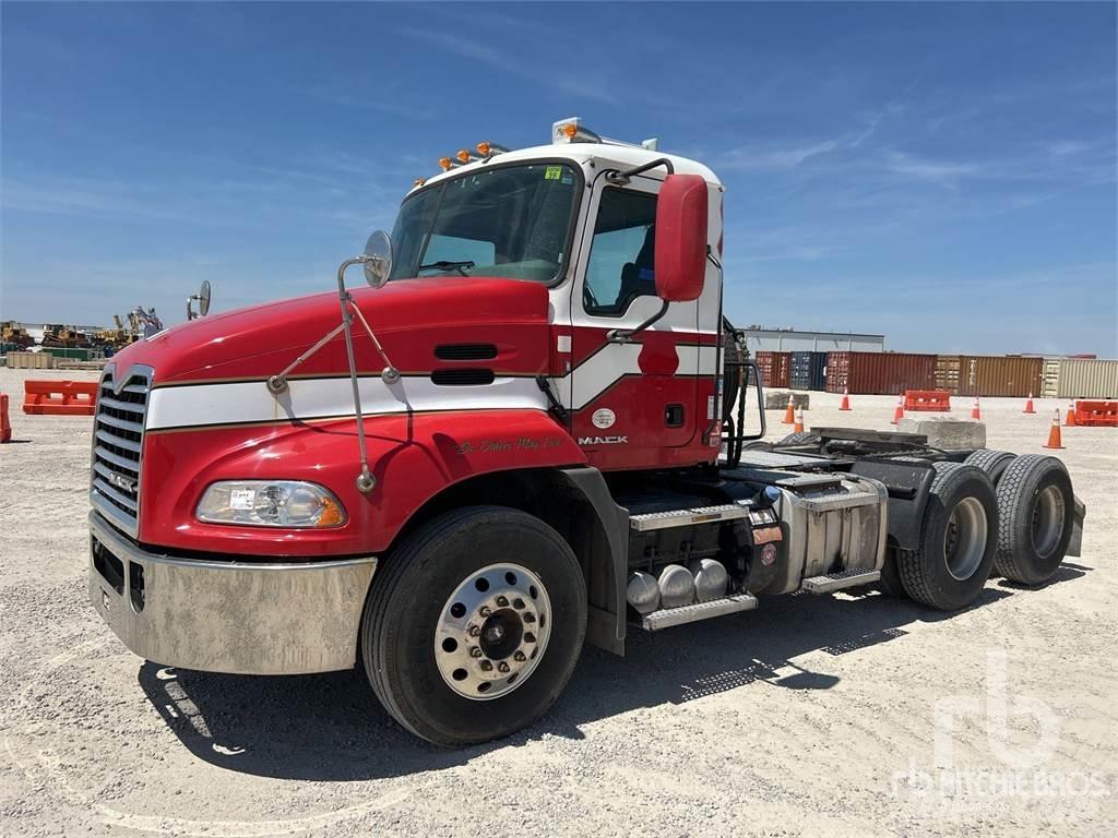 Mack CXU613 Conventional Trucks / Tractor Trucks
