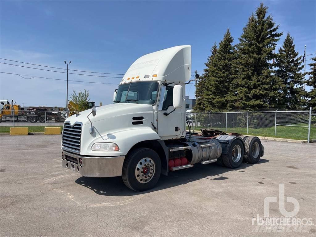 Mack CXU613 Conventional Trucks / Tractor Trucks