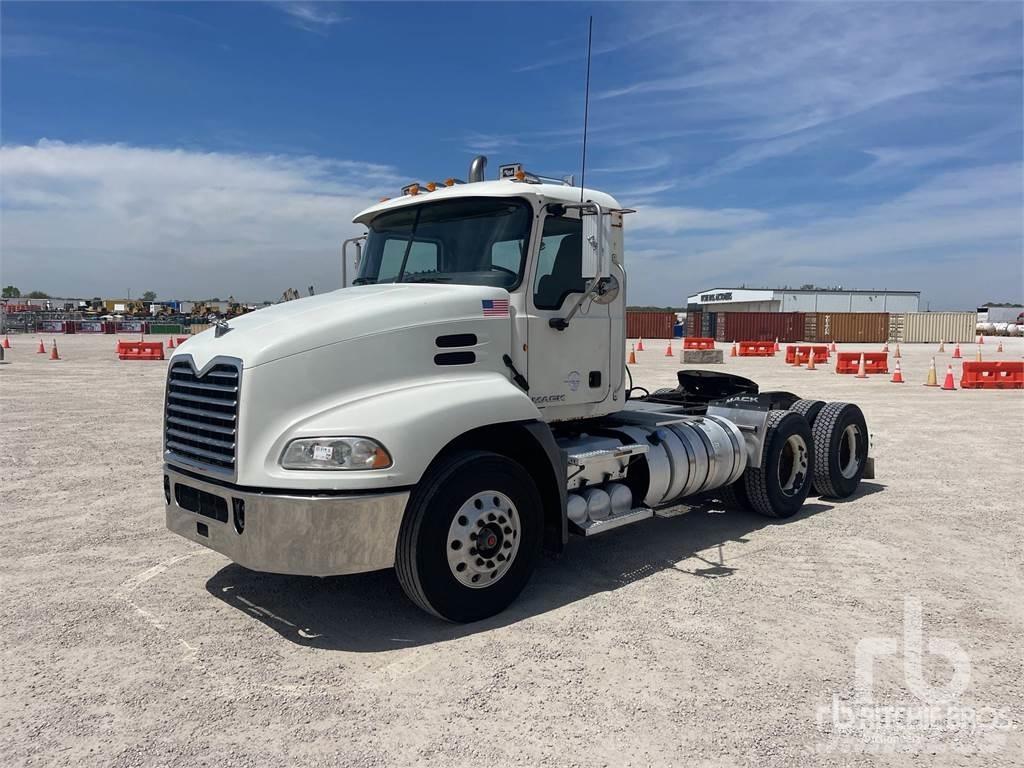 Mack CXU613 Conventional Trucks / Tractor Trucks