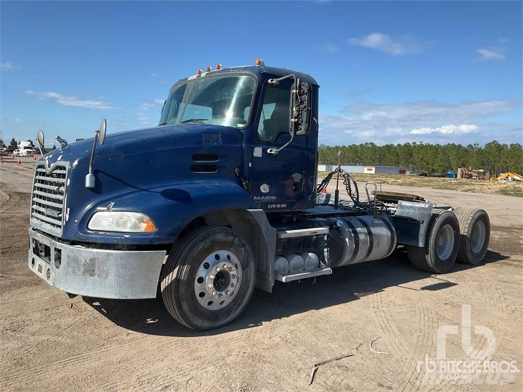 Mack CXU613 Conventional Trucks / Tractor Trucks