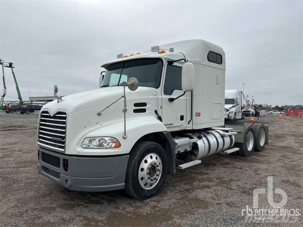Mack CXU613 Conventional Trucks / Tractor Trucks