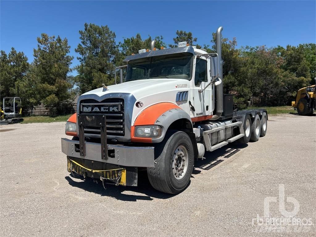 Mack GU713 Winch trucks