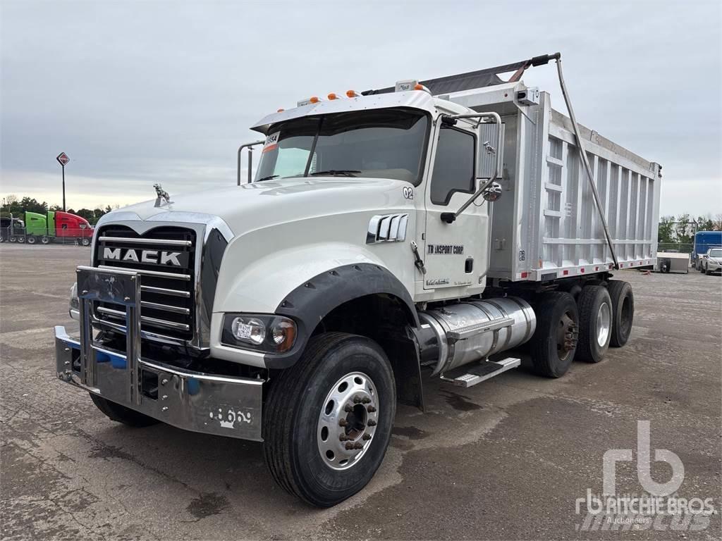 Mack GU713 Dump Trucks