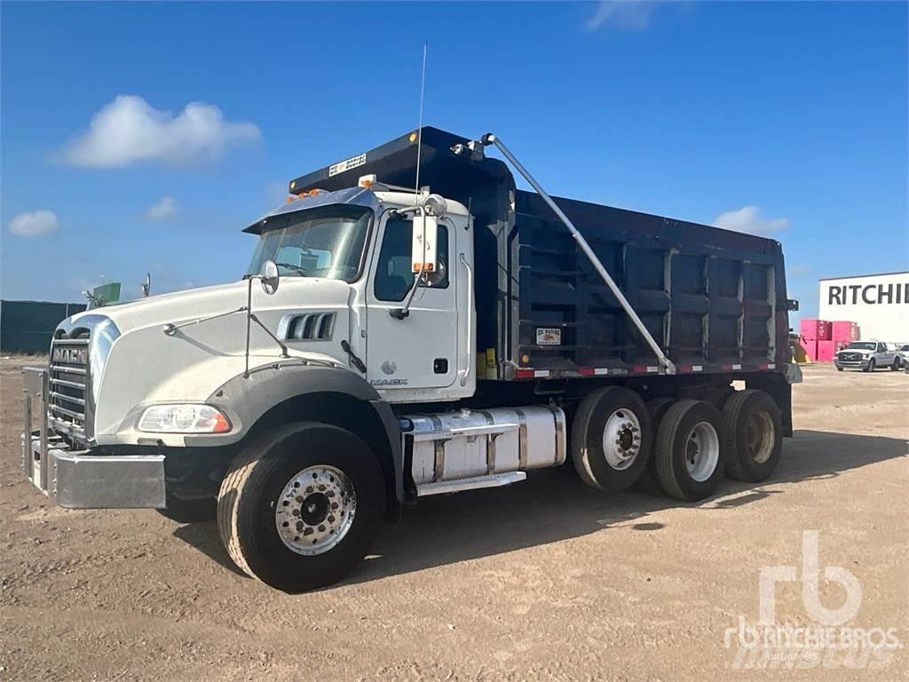 Mack GU813 Dump Trucks