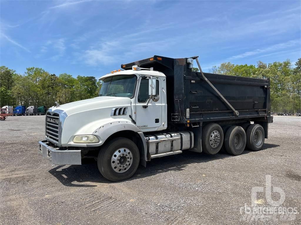 Mack GU813 Dump Trucks