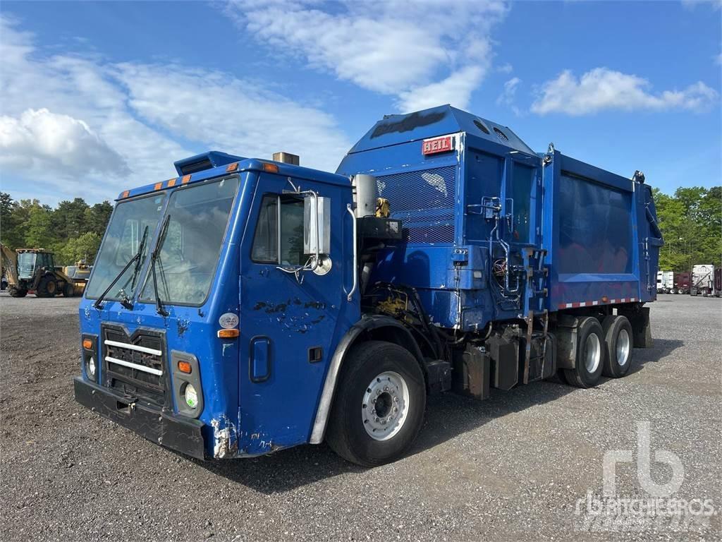 Mack LEU613 Garbage Trucks / Recycling Trucks