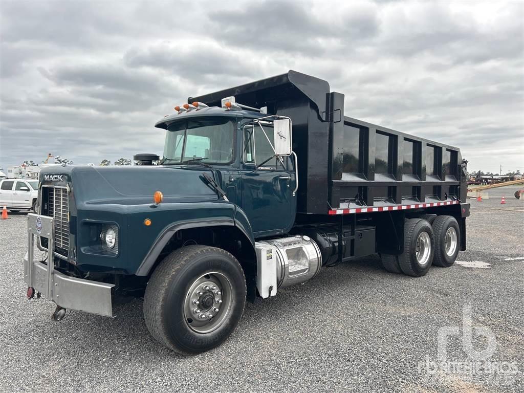 Mack RB688S Dump Trucks