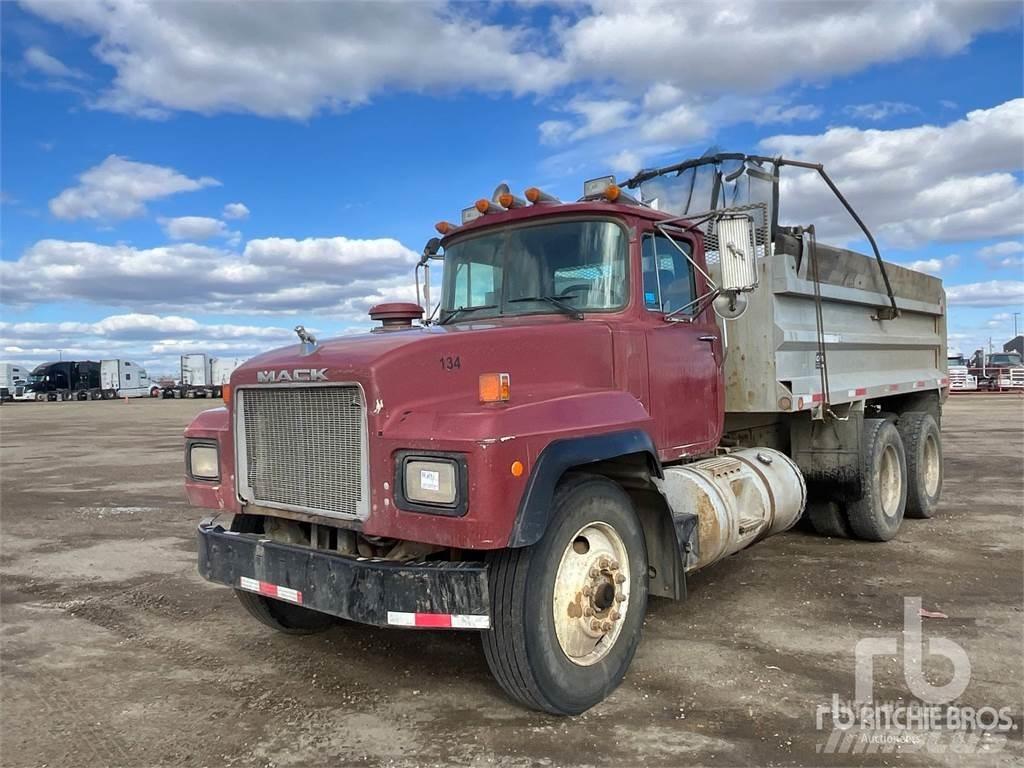 Mack RD688S Dump Trucks