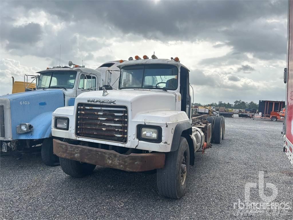 Mack RD688S Cab & Chassis Trucks