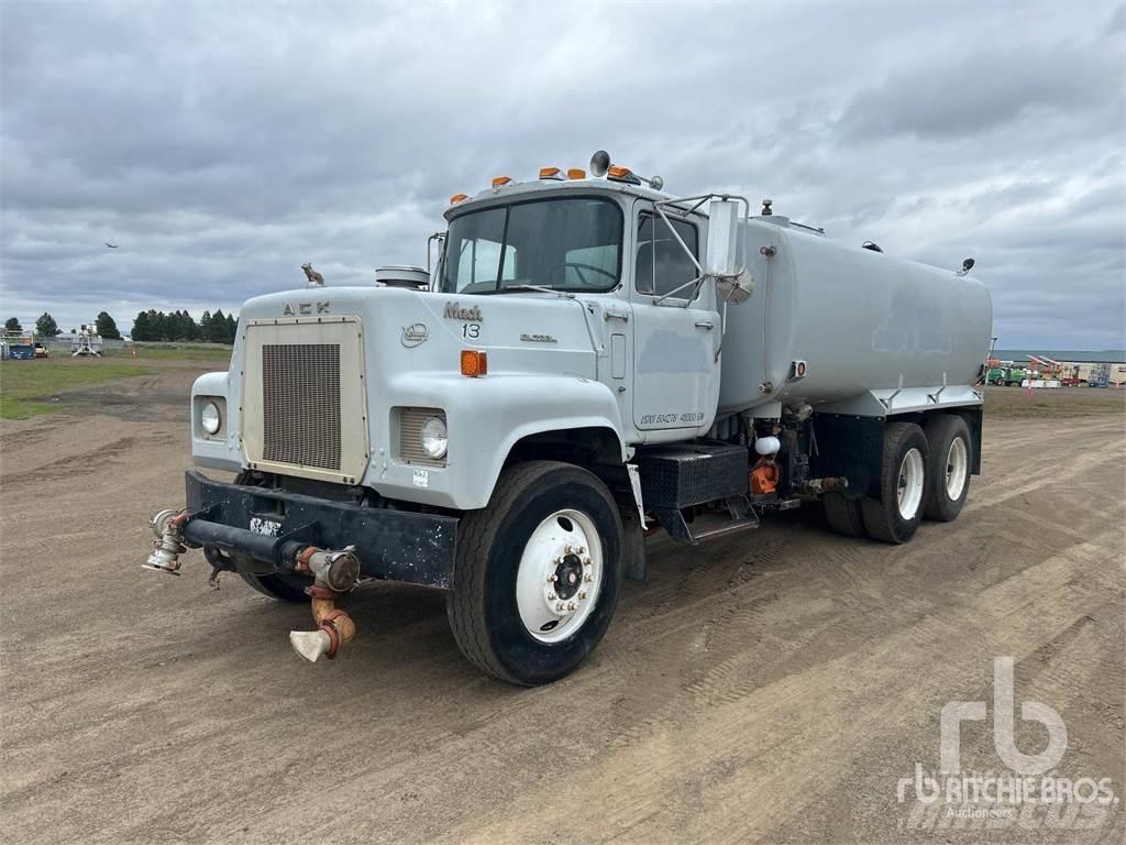 Mack RS686LST Water Tankers