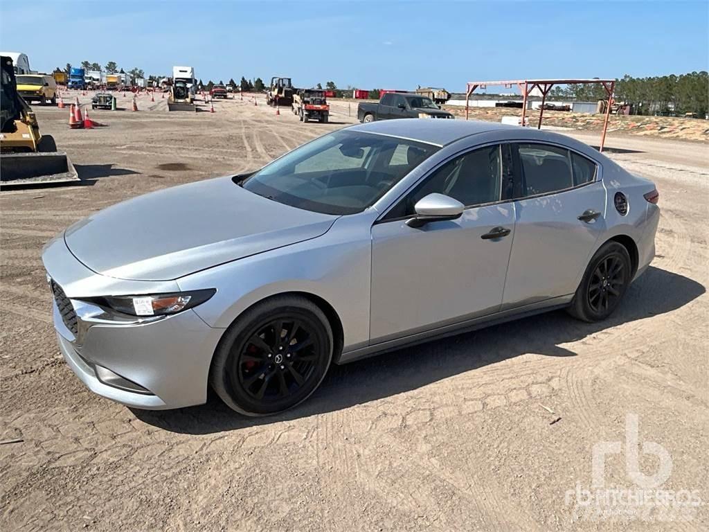 Mazda 3 Automobiles / SUVS