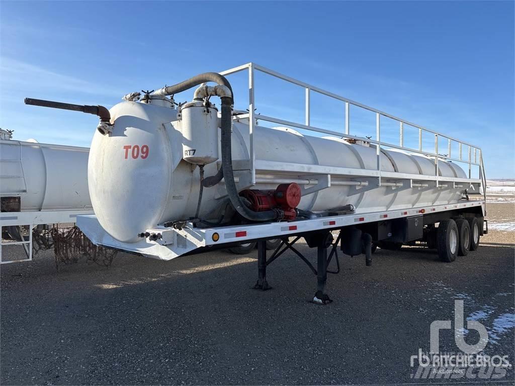  MENARD Tri/A Tank Trailers