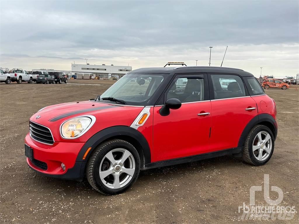Mini COOPER Automobiles / SUVS