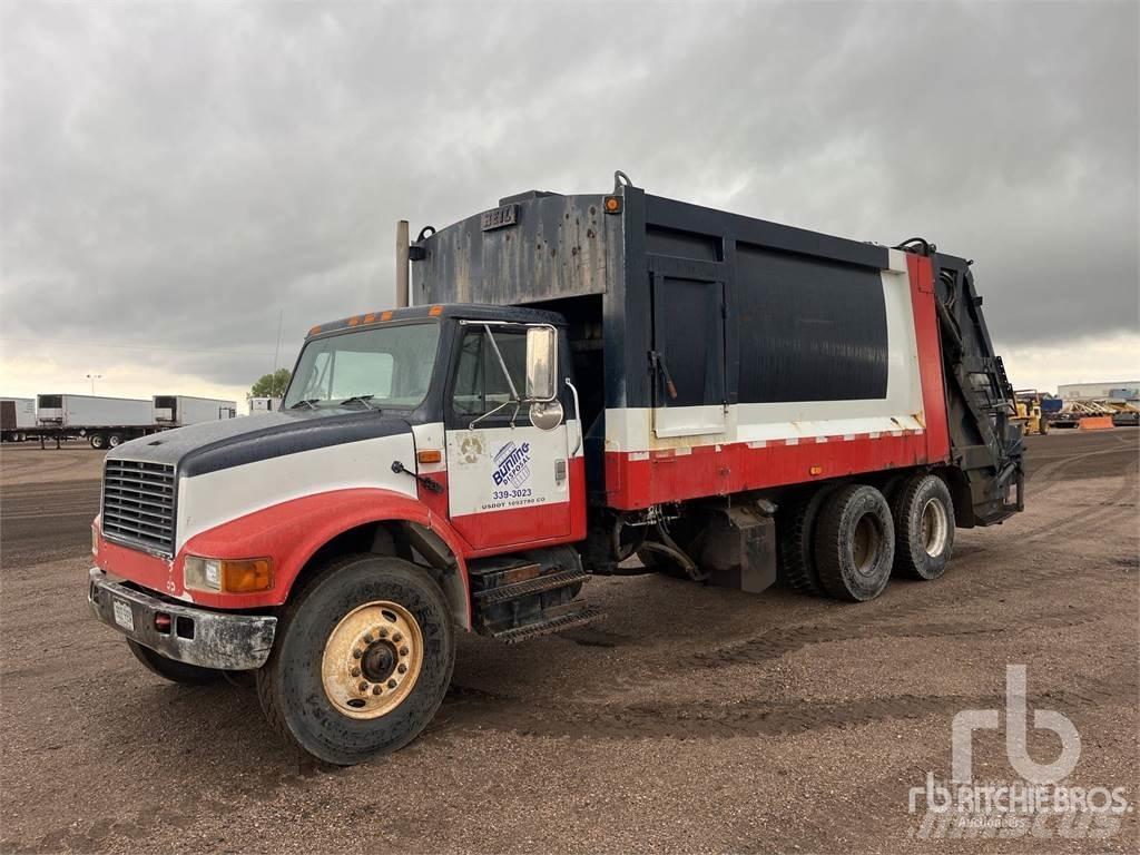 Navistar 4900 Garbage Trucks / Recycling Trucks