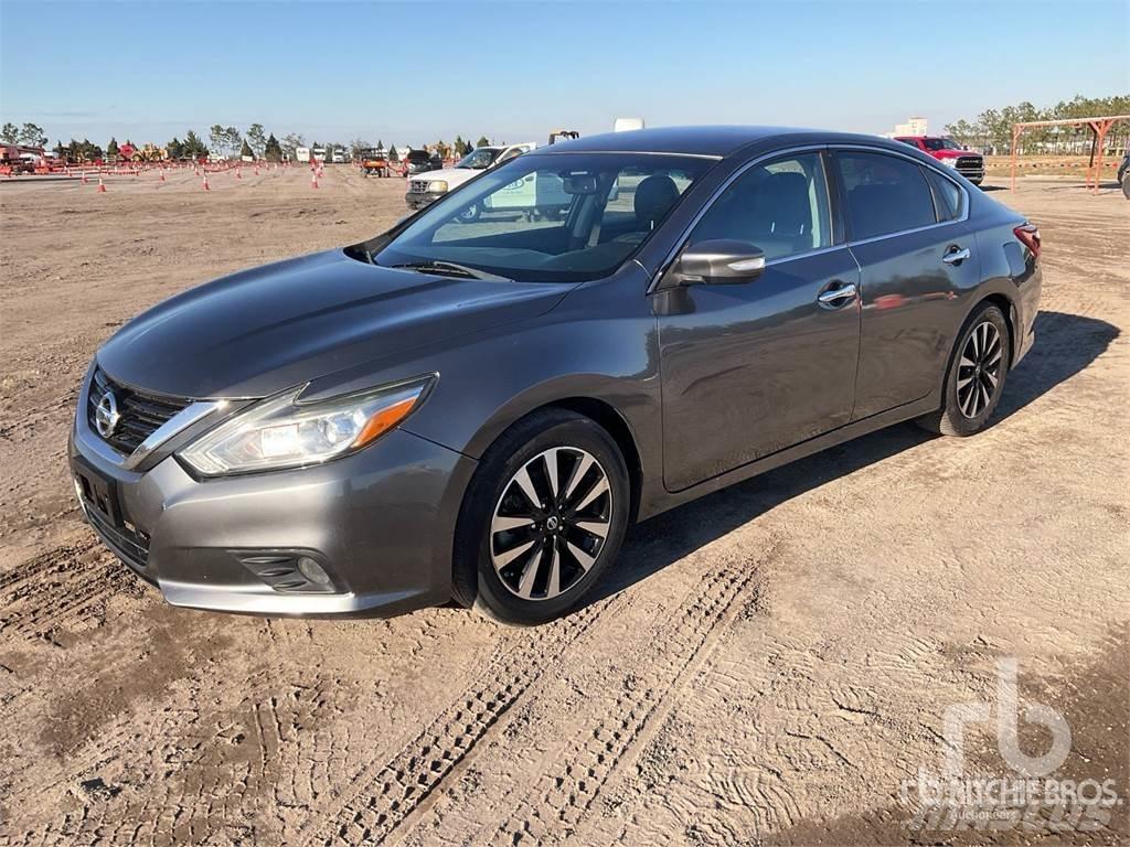 Nissan ALTIMA Automobiles / SUVS