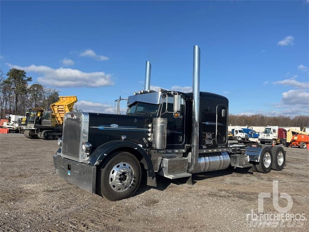 Peterbilt 379 Conventional Trucks / Tractor Trucks