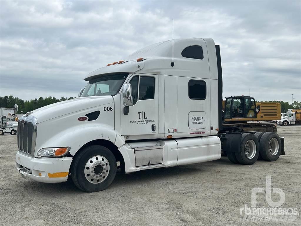 Peterbilt 387 Conventional Trucks / Tractor Trucks