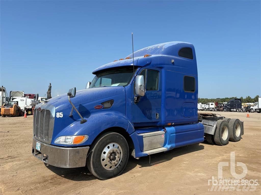 Peterbilt 387 Conventional Trucks / Tractor Trucks