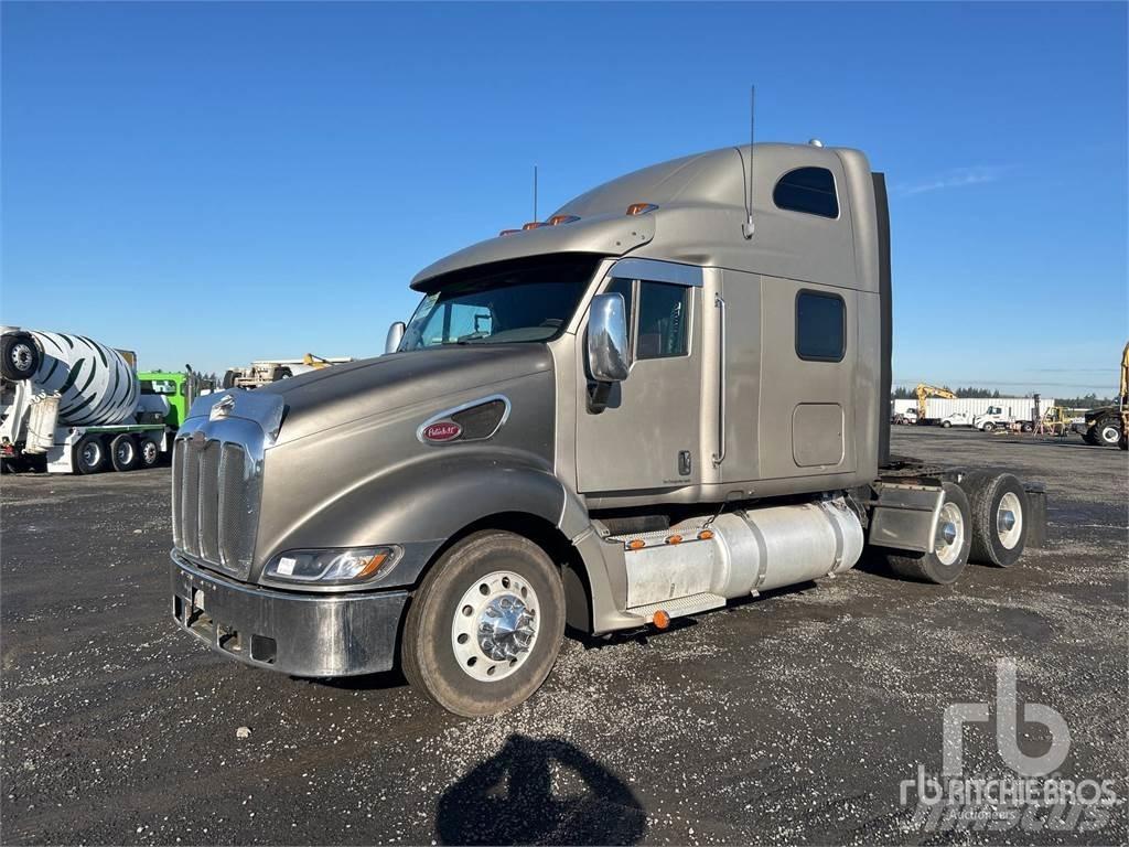 Peterbilt 387 Conventional Trucks / Tractor Trucks