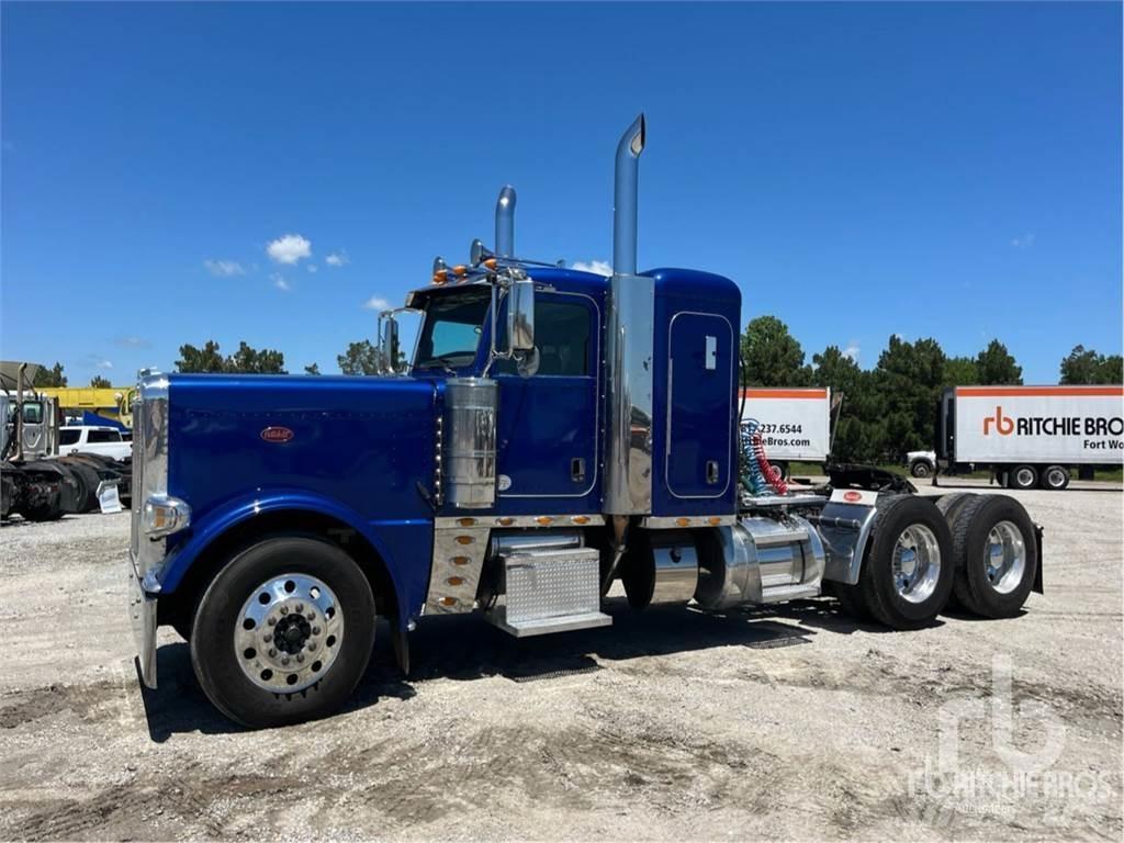 Peterbilt 389 Conventional Trucks / Tractor Trucks