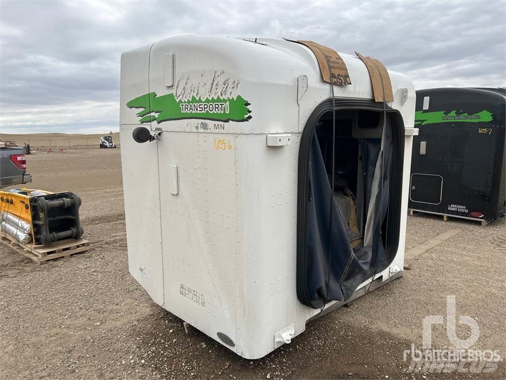 Peterbilt 48 in Cabins and interior