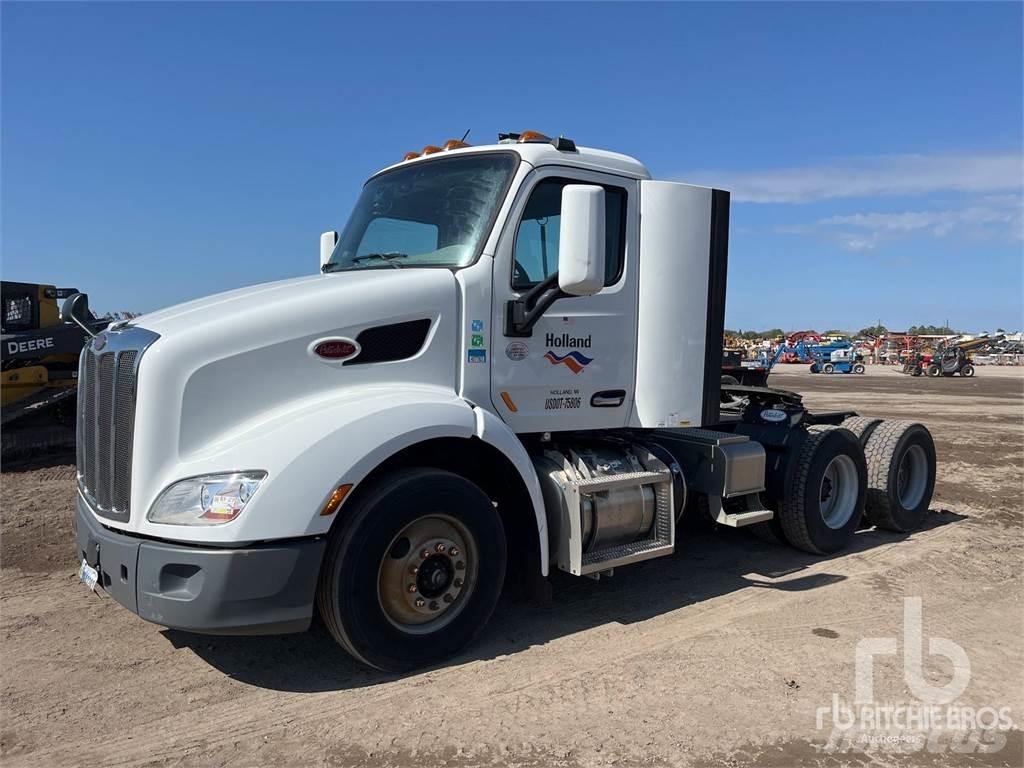 Peterbilt 579 Conventional Trucks / Tractor Trucks