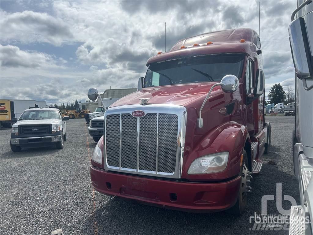 Peterbilt 587 Conventional Trucks / Tractor Trucks