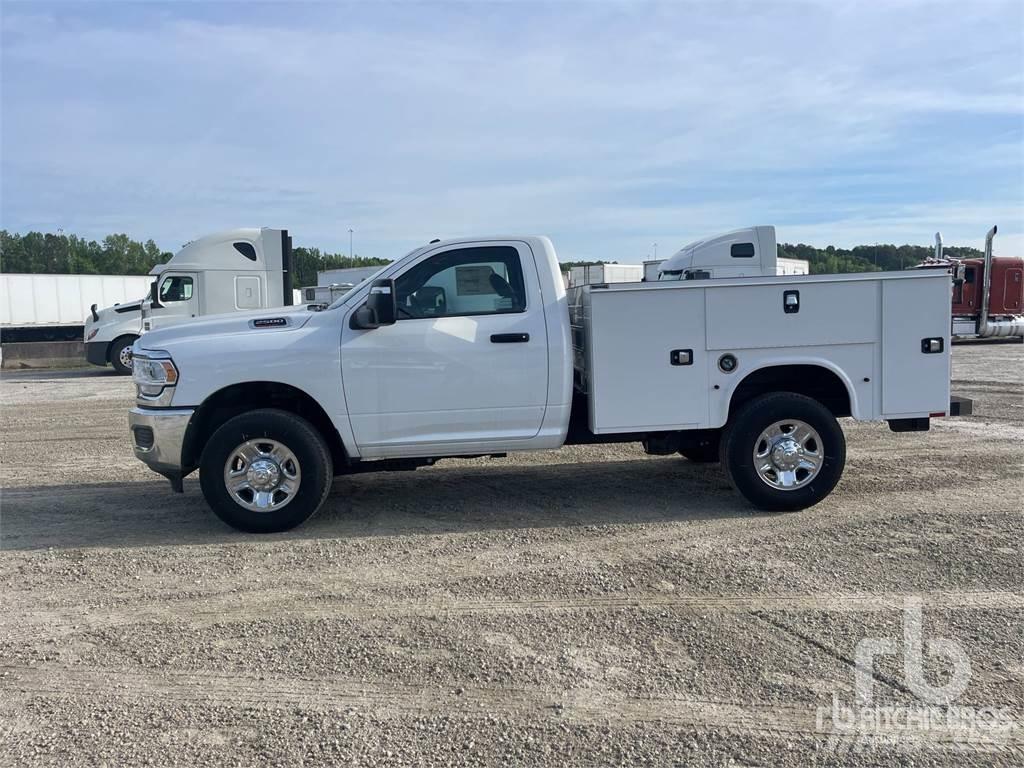 RAM 2500 Work Trucks / Municipal
