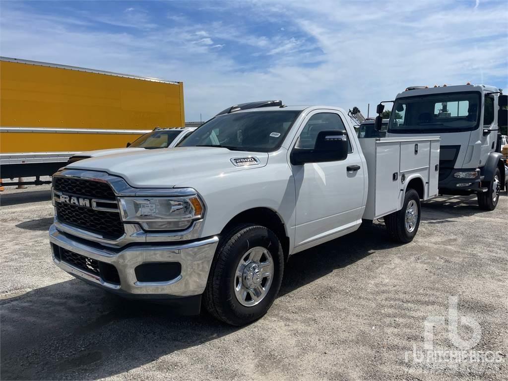 RAM 2500 Work Trucks / Municipal