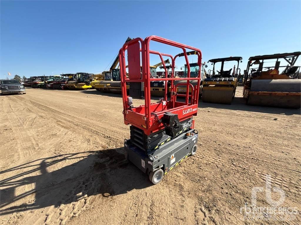 SkyJack SJ3013 Scissor Lifts