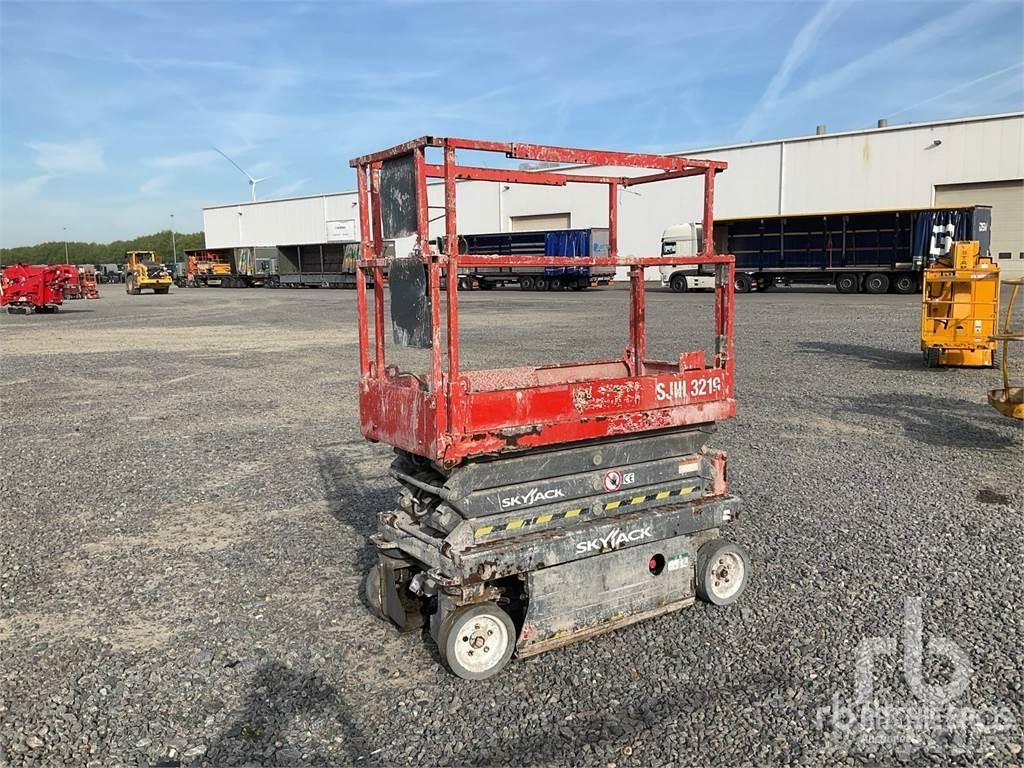 SkyJack SJ3219 Scissor Lifts
