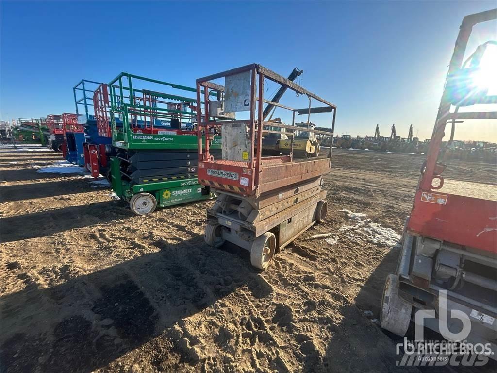 SkyJack SJ3220 Scissor Lifts
