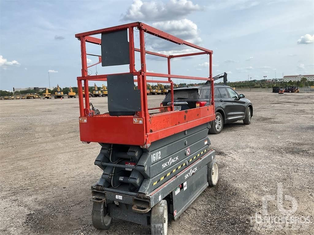 SkyJack SJ3226 Scissor Lifts