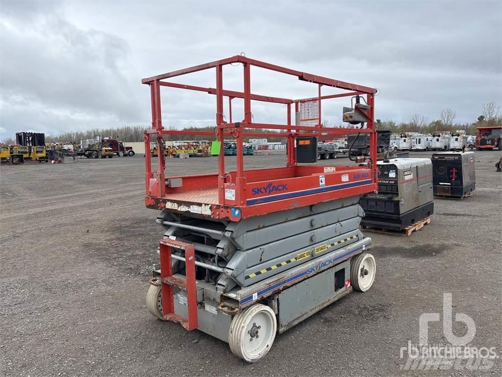 SkyJack SJ4626 Scissor Lifts