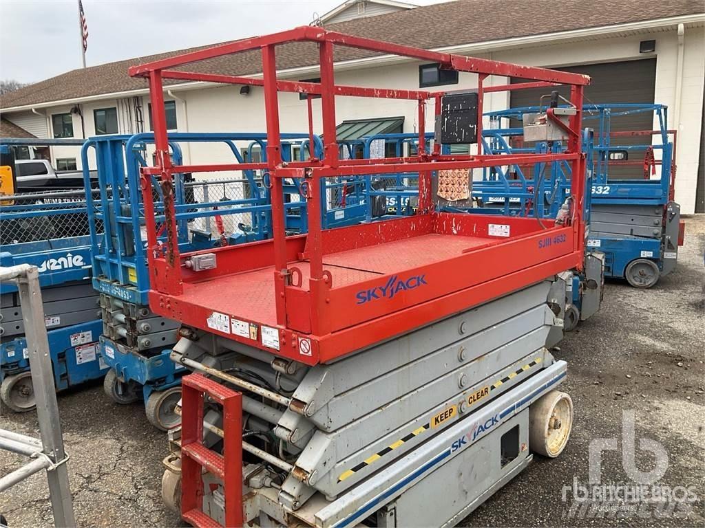 SkyJack SJ4632 Scissor Lifts