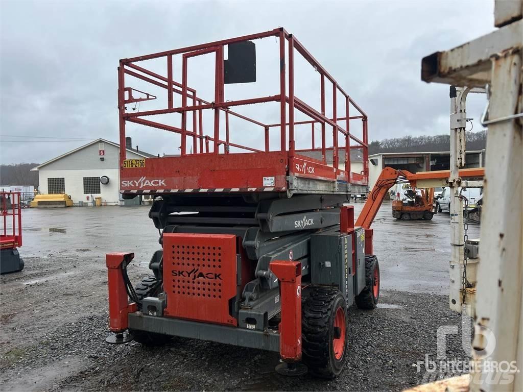 SkyJack SJ8841 Scissor Lifts
