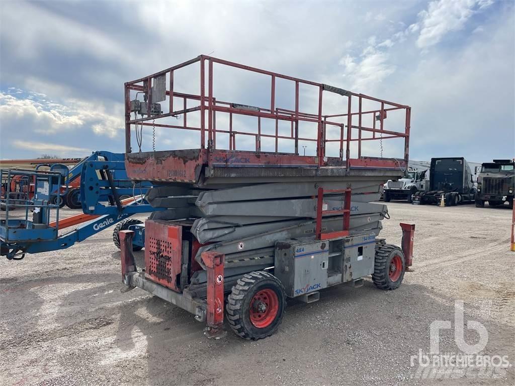 SkyJack SJ9250 Scissor Lifts