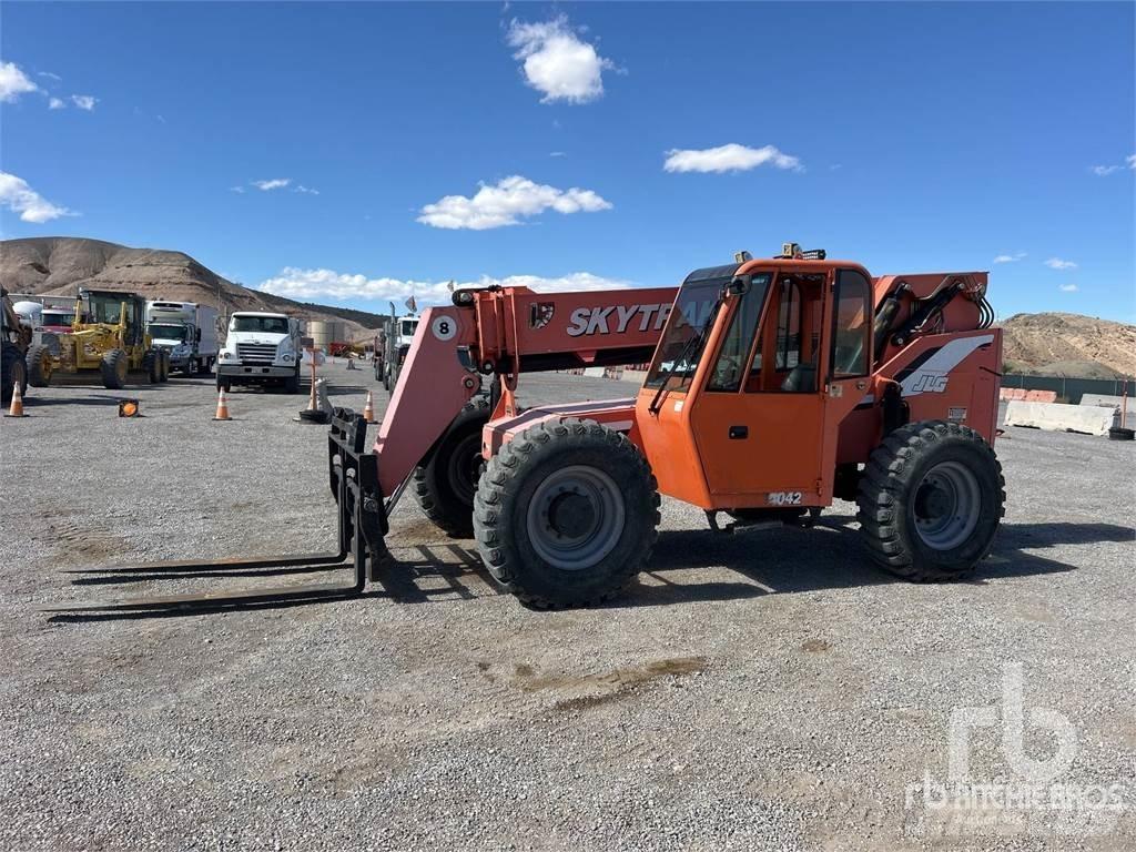 SkyTrak 8042 Telescopic Handlers