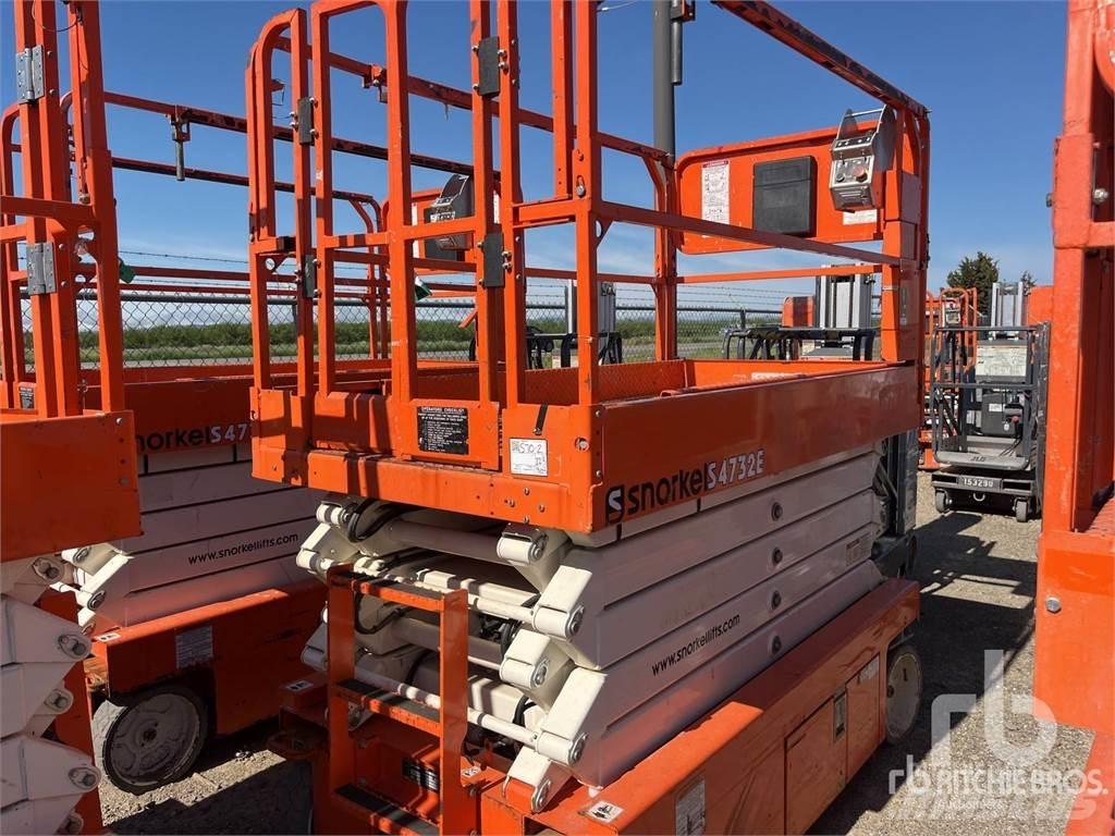 Snorkel S4732E Scissor Lifts